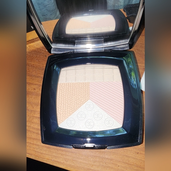 🆕️RARE Limited Edition Chanel Les 4 Impressions De Chanel Highlight Palette NIB - Picture 3 of 4